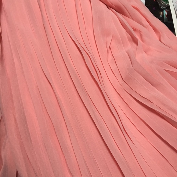 Pink Sleeveless Halter Pleated Maxi Dress - Picture 4 of 5